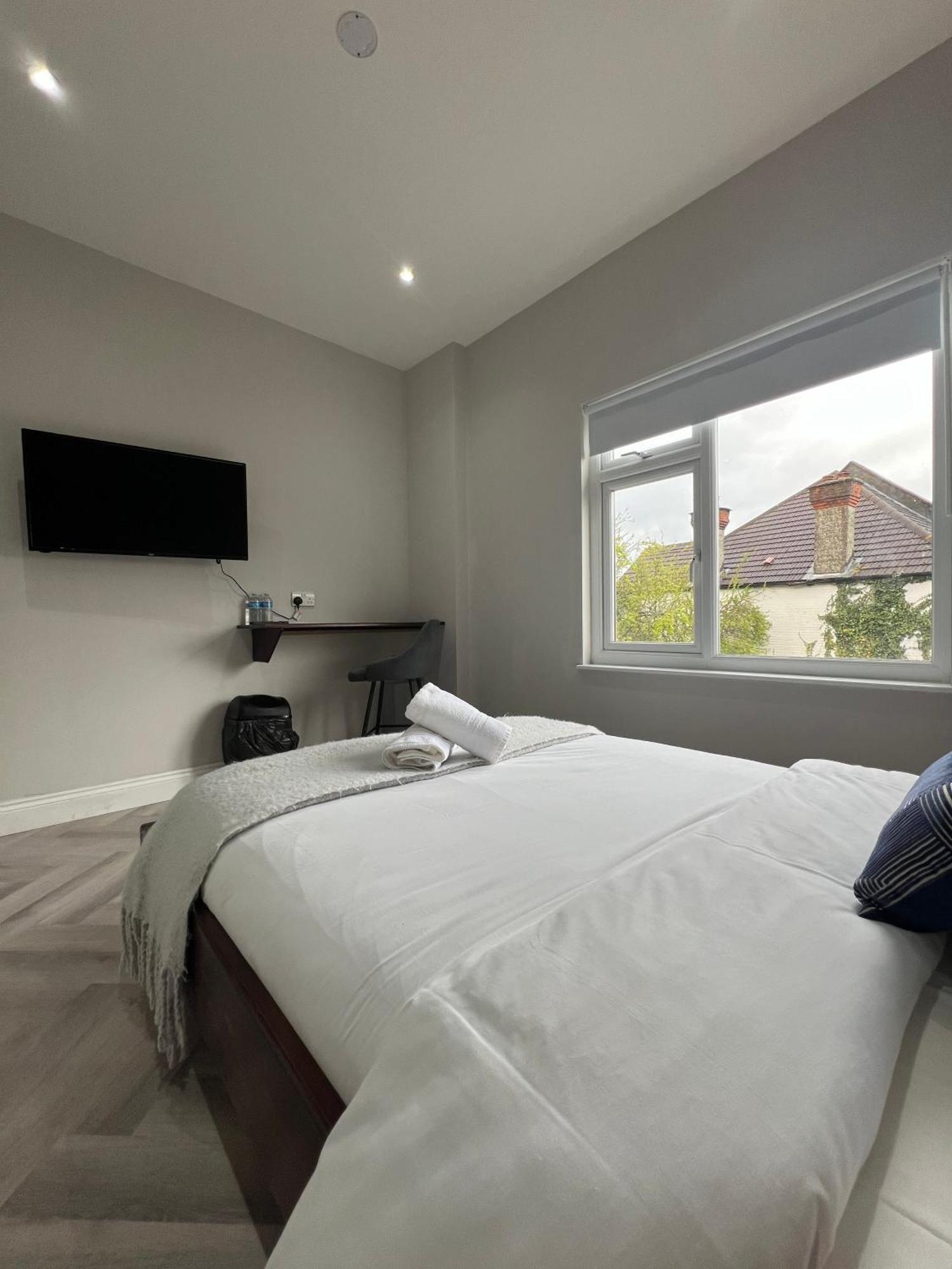 London Studios And Suites Harrow Exterior foto