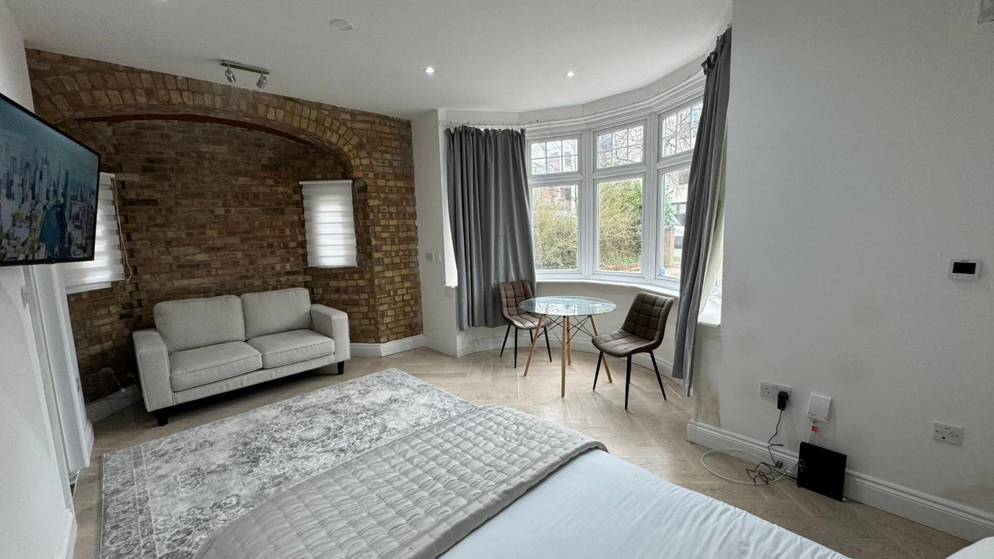 London Studios And Suites Harrow Exterior foto