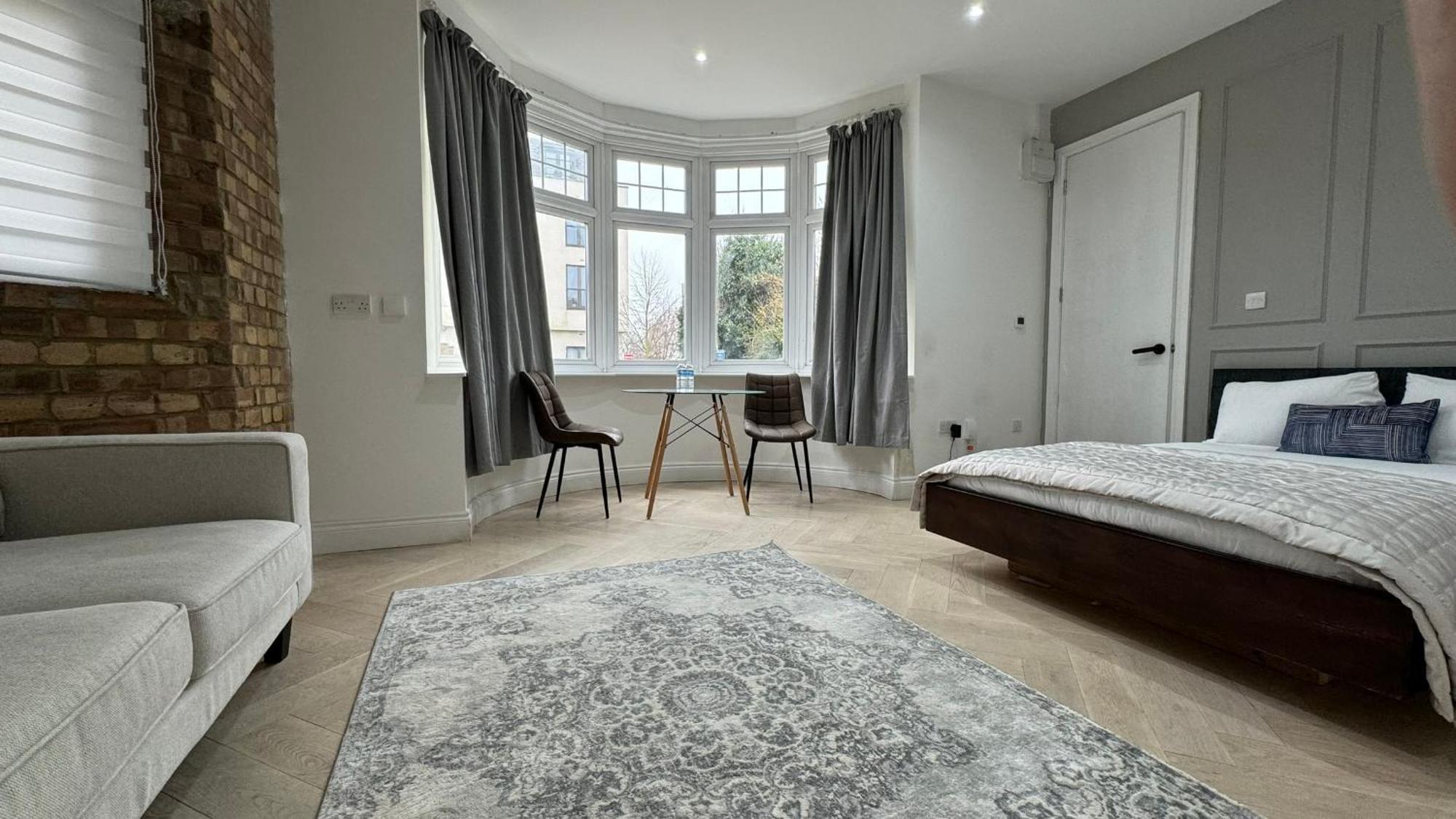 London Studios And Suites Harrow Exterior foto