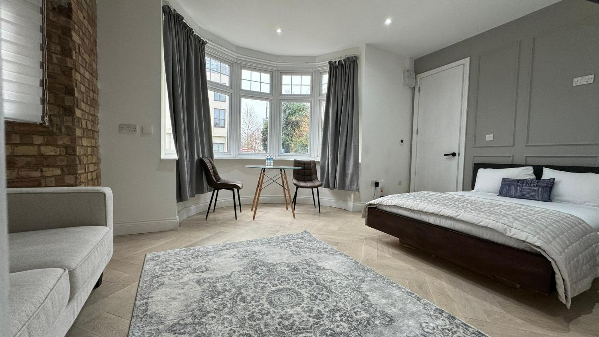 London Studios And Suites Harrow Exterior foto